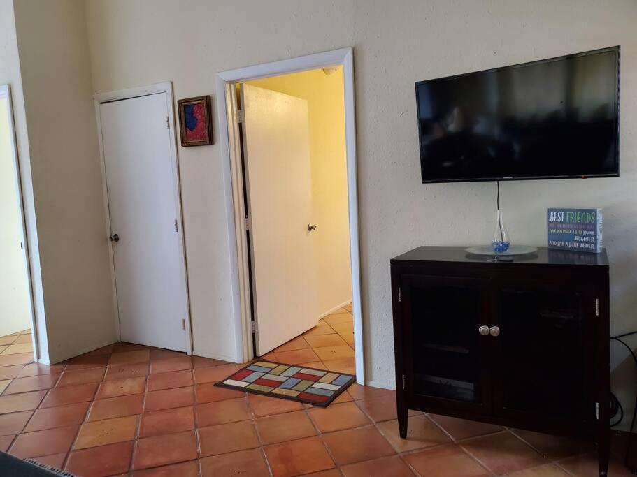 The Cottage At Villa Indigo Charlotte Amalie Exterior photo