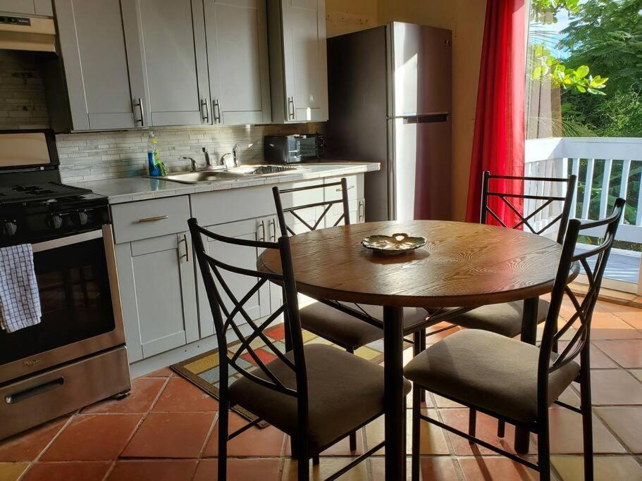 The Cottage At Villa Indigo Charlotte Amalie Exterior photo